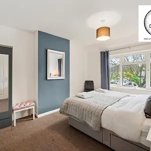 Apartment Large 3 Bedroom House With Parking & Garden By Cherry Short Let's & Services Accomodation, Cambridge (Cambridgeshire)