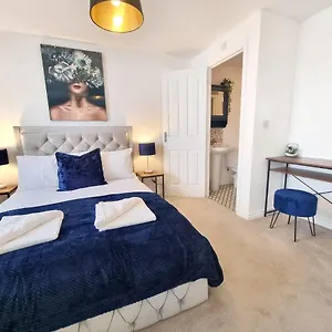 Holiday home Modern & Spacious 3 Bedrooms And 2 Bathrooms Home, Free Parking!, Cambridge (Cambridgeshire)